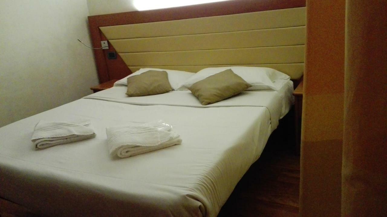 Dem Guesthouse โรม ภายนอก รูปภาพ
